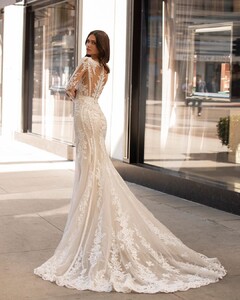 pronovias_109214539_296980128018554_7995874378821992770_n.jpg