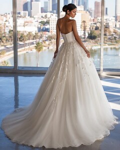 pronovias_109865598_108706300833444_3828873835855803991_n.jpg