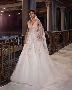 pronovias_115818976_766127554200924_7499338929175459592_n.jpg