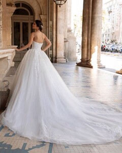 pronovias_116429478_2961212187334578_4227347060918206168_n.jpg