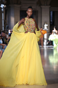 rami-kadi-couture-fall-2019-paris-fashion-week-pfw-04.thumb.jpg.dc9b0d9940a8f0799569128f7260366b.jpg