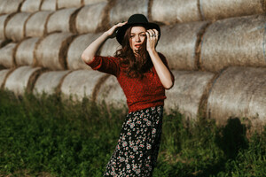 recyklovatelna-moda-jedine-ano-ono-staci-kdyz-se-budeme-vice-zamyslet-nad-tim-nez-si-neco-poridime-prozrazuje-modelka-a-zpevacka-jitka-boho-01.thumb.jpg.11ba969b64202fb5d6adb8c410e1ead5.jpg