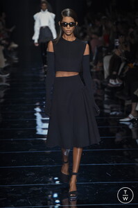 sportmax-aw20-0007-364c19.thumb.jpg.d148d3a0d6d1a1076b5d37ad6a65bad9.jpg
