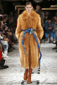 stella-mc-cartney-aw19-0013-4c5f2e.thumb.jpg.a3a8c0d87f1d1e2cbbdf2aaaeb014dbc.jpg