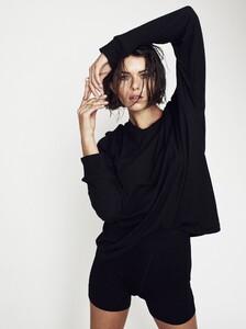 the-long-sleeve-boyfriend-tee-black-shirts-eterne-724494.thumb.jpg.040d5095618590f70f0459f94ea23f44.jpg