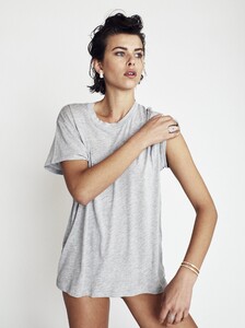 the-short-sleeve-boyfriend-tee-heather-grey-shirts-eterne-187550.thumb.jpg.90b986f78324948f1a5a15c7819eefde.jpg