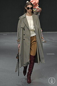 tory-burch-aw20-0033-60456c.thumb.jpg.05a8d43a6619f139c6f71f430c2a5a74.jpg