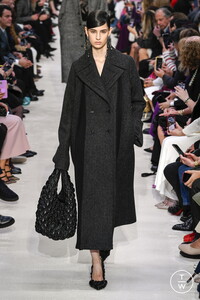 valentino-aw20-0055-a55aee.thumb.jpg.3600e807fe015198eac150b2653a19ef.jpg