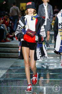 versace-mss19-0009-a2c366.thumb.jpg.91311afcef38b68629014699bab5ed56.jpg