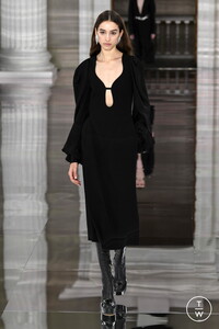 victoria-beckham-aw20-0001-e67292.thumb.jpg.1b654ad80d009f47ad0e2e63676f8d1c.jpg
