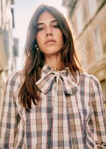 victorine-shirt-beige_blue_red_checks-i8s4puyzzotljrhogynm.jpg