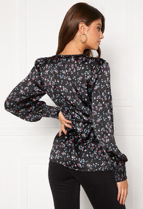 vila-dago-ls-top-black-aop-flowers_2.thumb.jpg.4b5e46f6f7de3e203046b9db75bde0d0.jpg