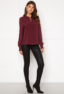 vila-laia-ls-smock-collar-top-tawny-port_1.thumb.jpg.a3cc23f23c7ce5354ca1781a17e92f5e.jpg