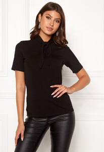 vila-suri-ss-t-shirt-black.thumb.jpg.280b744e9bfdf81525924b30b1006498.jpg