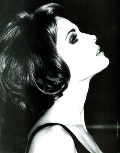 von_Unwerth_Vogue_Italia_January_1993_05.thumb.png.184407918e5f15ac725a293ef573a993.png