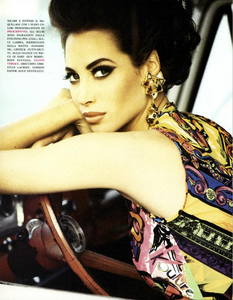 von_Unwerth_Vogue_Italia_June_1991_01.thumb.png.497dafc9bba4f568de2dffa3174019a6.png