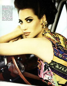 von_Unwerth_Vogue_Italia_June_1991_01.thumb.png.5b032e15dec0381da6980d8b93d23e14.png