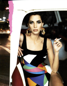 von_Unwerth_Vogue_Italia_June_1991_08.thumb.png.1b17287113889a087d6a54aa7b7e41a8.png