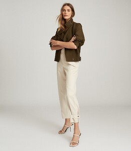 -womens-alana-short-khaki-utility-in-khaki-green-2.thumb.jpg.f60994ea6c909e566e0679d714ed6451.jpg