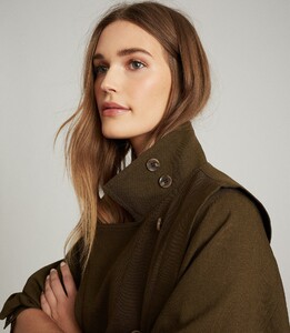 -womens-alana-short-khaki-utility-in-khaki-green-4.thumb.jpg.209fd4358b41ac531c32ce4d6a9ee017.jpg