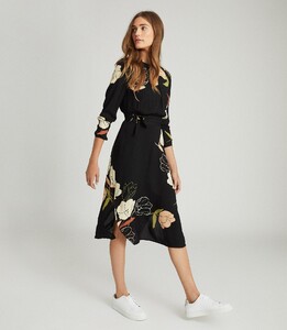 -womens-arley-large-scale-floral-in-black-2.thumb.jpg.712fd738ea183cf62cb2b03b21e2fab6.jpg