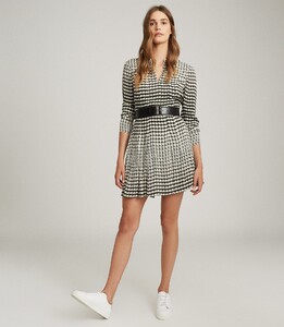 -womens-evie-printed-box-pleat-mi-in-black-white-2.thumb.jpg.ebf95a8ace0472572621aa397f899cd9.jpg
