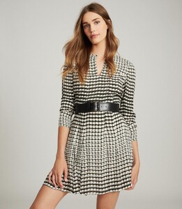 -womens-evie-printed-box-pleat-mi-in-black-white-3.thumb.jpg.15cf51b31652dc41a1fe3403fec92b22.jpg