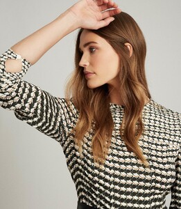 -womens-evie-printed-box-pleat-mi-in-black-white-4.thumb.jpg.ce3b150b09a8543cf409acd5ccf50d8b.jpg