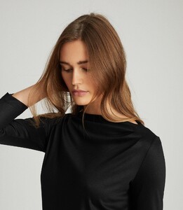 -womens-faye-straight-neck-jersey-in-black-3.thumb.jpg.d2b86c0e7cec32c43a4bbd8506291304.jpg