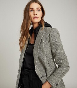 -womens-taite-herringbone-blazer-in-black-white-4.thumb.jpg.64892bf7185674eb4ddb1503220a71da.jpg