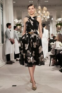 00028-RALPH-LAUREN-FALL-2019-READY-TO-WEAR.thumb.jpg.963a24d08ddbf071773c0fff7e729e92.jpg