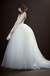 05-vera-wang-bridal-2018.thumb.jpg.f182d1d5f346033c74e4c60724827950.jpg