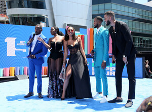 Parker+McKenna+Posey+BET+Awards+2019+Pre+Show+TzvDzPTN1H_l.jpg