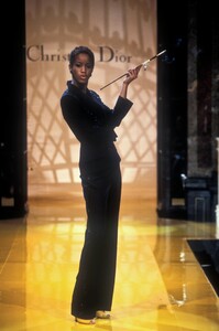 1013658805_ChristianDior1995HauteCouture111.thumb.jpg.6a5af2b5d24be17c104bf26c2730acaf.jpg