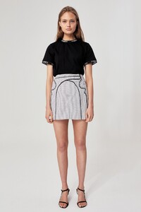 10190935_2_long_lasting_skirt_103_ivory_spot-10190957_episode_t_shirt_010_black_w_ivory_sh_0658_2048x2048.jpg