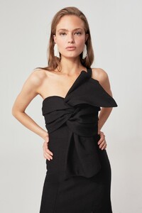 10190954_each_other_gown_001_black_g_2227-edit_2048x2048.jpg