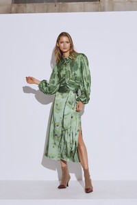 10191020_2_renew_ls_top_310_green_washed_floral_10191030_2_in_bloom_skirt_310_green_washed_floral_nh_11229_5_2048x2048.jpg