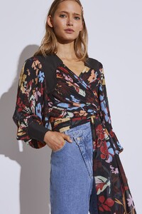 10191028_1_with_or_without_top_002_black_abstract_floral_10191051_between_the_lines_jean_455_blue_denim_g_12495_2048x2048.jpg