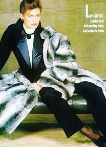 102048728_UKVogueOctober1982LadyIntoTux-TheNewDressingForDinnerSuitsAlbertWatson8.thumb.jpg.f7ffbc913c6ea63f6223a25dac709fac.jpg