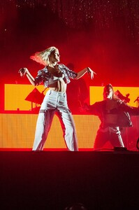 1024px-Zara_Larsson_-_Ilosaarirock_2018_-_11.jpg