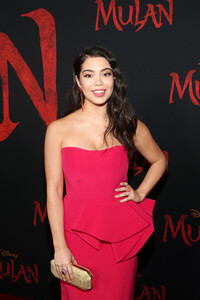 Auli+Cravalho+Los+Angeles+World+Premiere+Disney+TL7h67Cg3Hel.jpg
