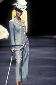 1075361693_ChristianDior1994HauteCouture54.thumb.jpg.ef1c477697293ba4014883e3be514d4e.jpg