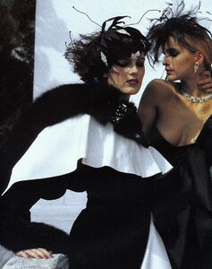 1114983715_VogueParis-November1982byHelmutNewtonwithSimonettaGianfelici2.thumb.jpg.bb9ad0f30c58aff19d79ce314ff3f689.jpg