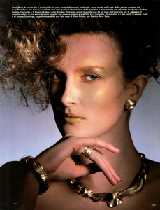 1122296490_Loro_Americano_Hiro_Vogue_Italia_October_1985_01_04.thumb.png.6e624278c1481e8f4d0c44641741bcb4.png