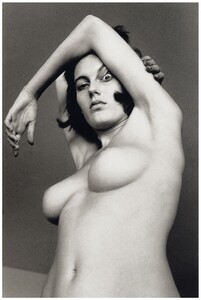 1197501493_byhelmutnewtonArielleafterahaircutParis19821.thumb.jpg.2776a77a0e95549320abfb3da235a963.jpg