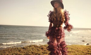 11_8751dlky_lucky_tiered_dress_aubergine_3291f20_plain_belt_walnut_3269f20_lucky_charms_necklace_brass_3360f20_masculine_felted_fedora_navy.jpg
