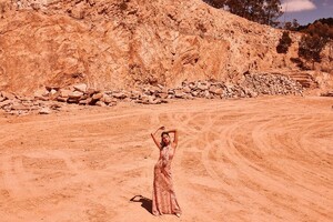 15 30190829_2_unravel_gown__635_peony_lily_g.jpg