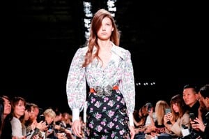 1260143048_Paco-Rabanne-RTW-SS20-Paris-8987-1569508148(1).thumb.jpg.5f33116370a51e02dda68b8f49626880.jpg