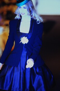 1312786587_chanel-hc-fw-1990(3).thumb.jpg.52c59fae597d86b7d5bf5f6ae4cad348.jpg