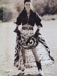 1370540246_VOGUEUSFeb199203.thumb.jpg.2b27d18d2cf14a34080a8b073ecd46e7.jpg